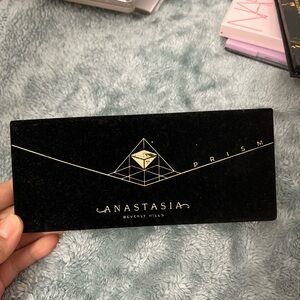 Anastasia Beverly Hills prism eyeshadow palette